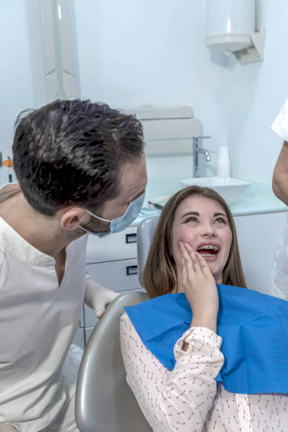 Best Dentist for Tooth Abscess  in Estherville, IA